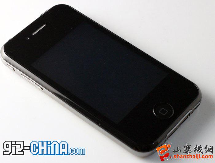iphone-5-fake-clone.jpg Main image of article Apple iPhone 5 Design Spotted In China