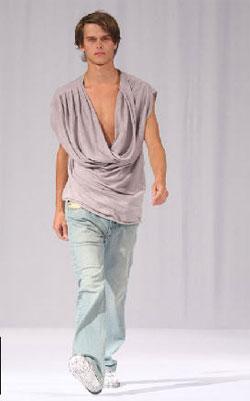Main image of article Antennae In Clothes Improve Reception, Style