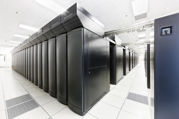 SlashDC-Blue-Waters-2-e1364405586146.jpg Main image of article "Blue Waters" Supercomputer Lucky to be Alive