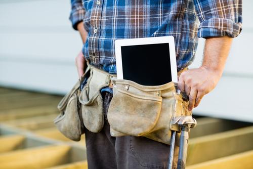 Construction-Worker-Tablet.jpg