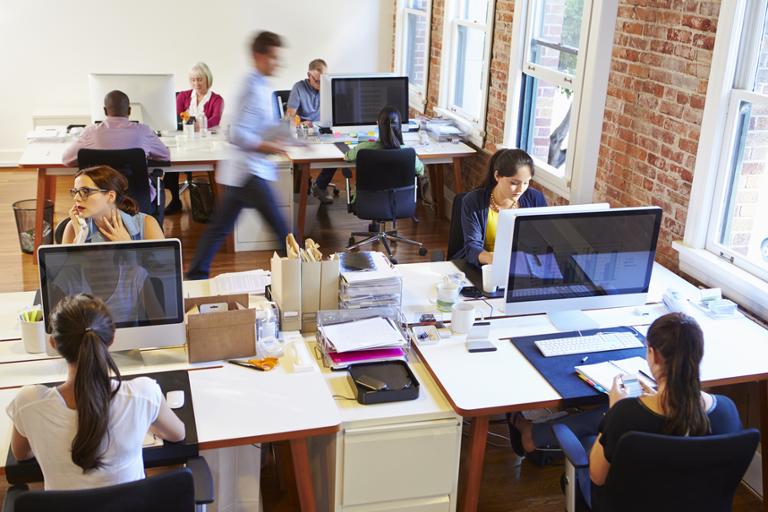 shutterstock_284519087.jpg Main image of article Dice Report: Gender Plays No Role in Tech Pay