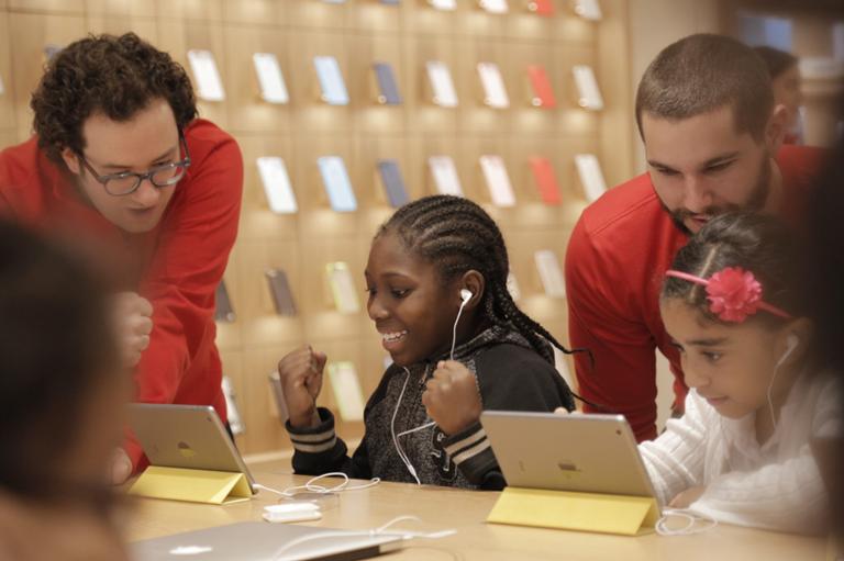 hour-of-code-1.jpg Main image of article Apple's Hour of Code Features Swift Playgrounds