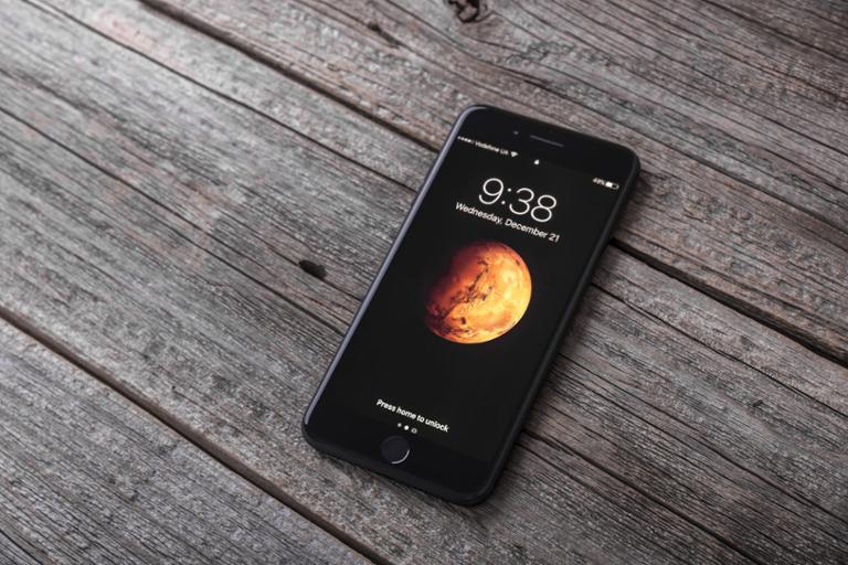 shutterstock_541277932.jpg Main image of article iOS Users Worth More Than Android Ones: App Annie