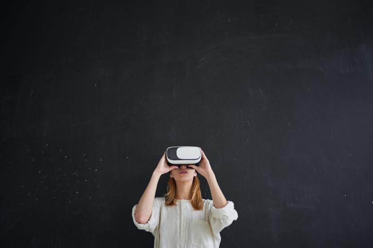 shutterstock_379333606.jpg Main image of article Relatively Few Women Still in Engineering, Computer Science