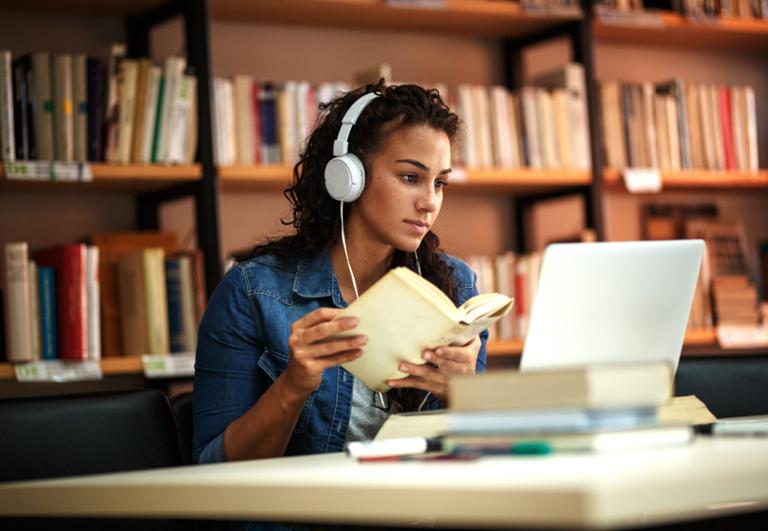 shutterstock_701467699.jpg Main image of article Have Online Learning Platforms Missed the Mark?