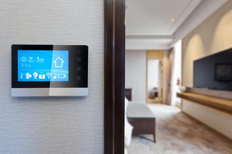 shutterstock_673329898.jpg Main image of article CES 2019 Makes Big Promises About Future of Smart Devices