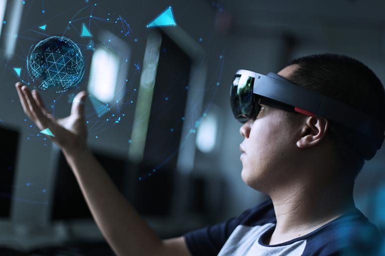 Main image of article How Augmented Reality (AR) Might Change the Tech Industry in 2022