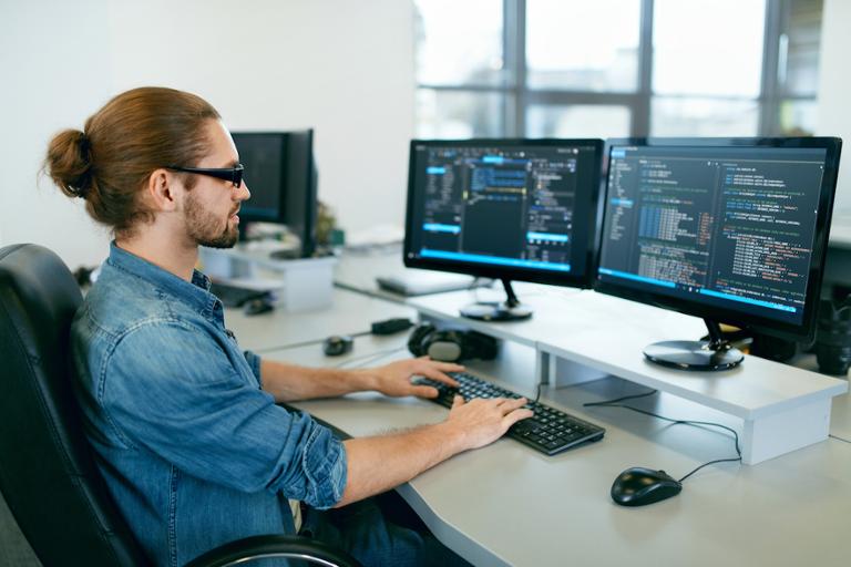 shutterstock_1032639931.jpg Main image of article 7 Programming Languages Vital to Learn in 2020