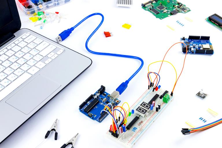 shutterstock_595866521.jpg Main image of article Top 17 Programming Languages for Embedded Systems Work