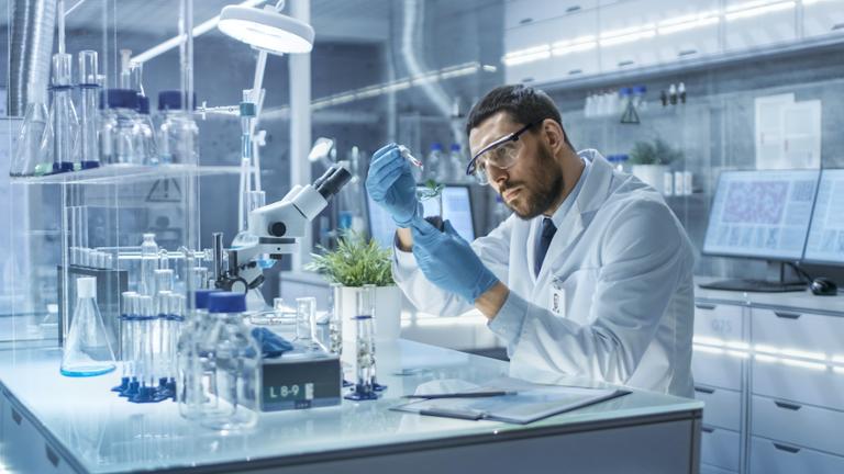 Main image of article Biotechnology Industry Desperately Needs Technologists, Data Experts