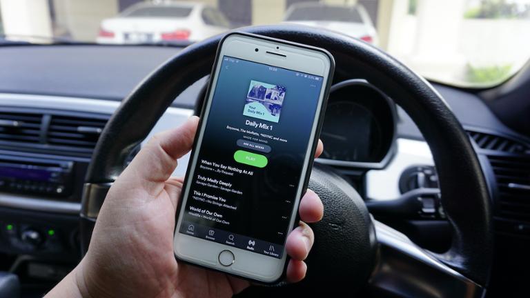 shutterstock_1033148419.jpg Main image of article Spotify Announces Hiring Slowdown, But Will Boost Headcount
