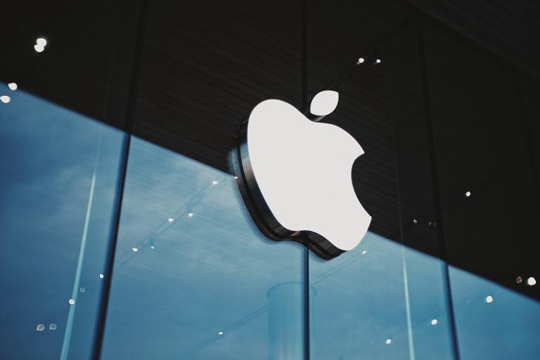 Main image of article Apple Picks Up Former Google A.I. Researcher Following Controversy