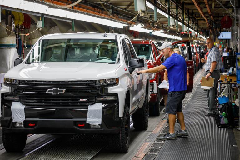 Main image of article General Motors Wants to Hire 8,000 Highly Skilled Workers, Technologists