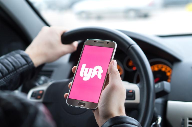Main image of article Lyft Freezing Hiring Through the End of 2022