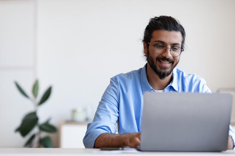 AdobeStock_399769772.jpg Main image of article Senior Application Developer Resume: Example & Writing Guide