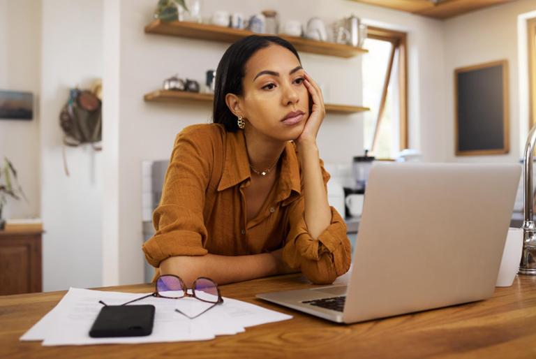 Main image of article Navigating the Mixed Signals About Using AI in Your Job Search