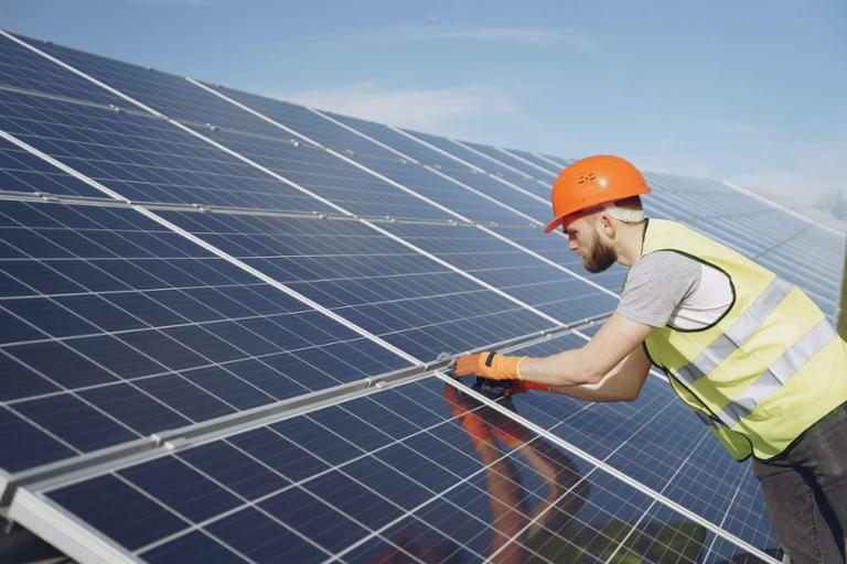 MDEC-clean-energy-marquee-2048x1366.jpg Main image of article Fastest-Growing Tech Jobs in Michigan