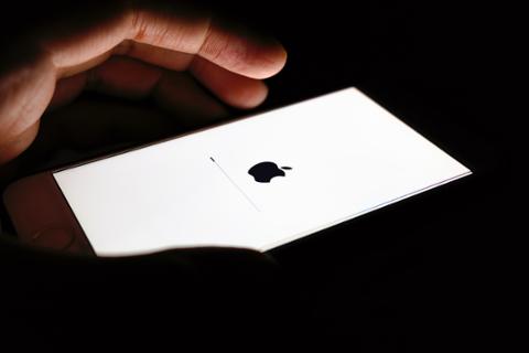 Go to article Weekend Roundup: Apple iOS Updates, Amazon's Carbon