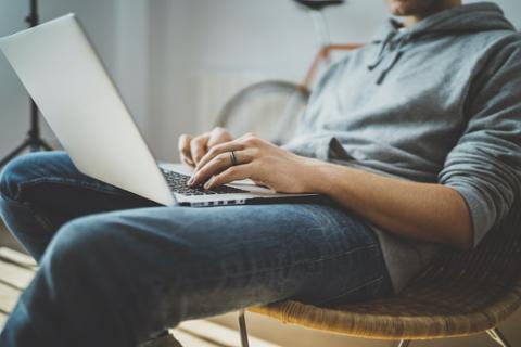 Landing a Software Engineering Role at Elite Tech Companies: Your 2025 Guide Technical writer working on a project